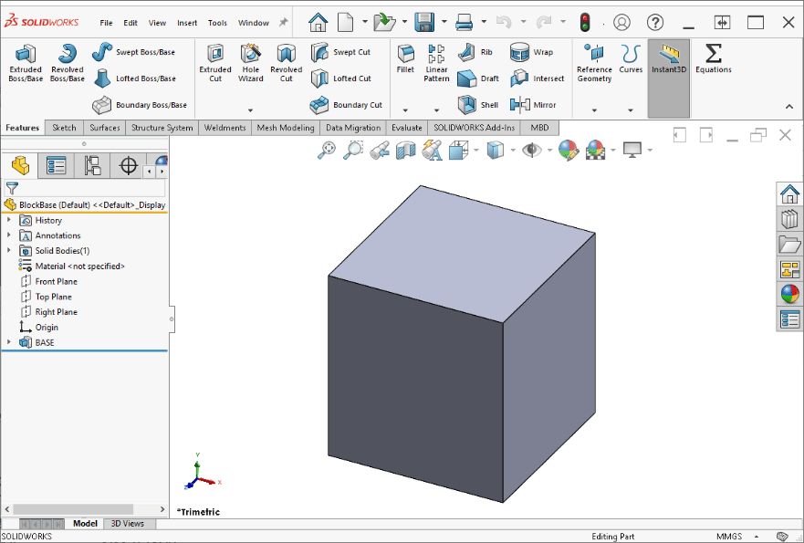If you want to create a library feature, you can start with a cube or a cylinder. In this case, we'll start with a cube.